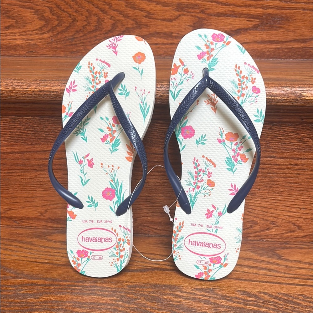 Havaianas Floral Sandals - Navy and White